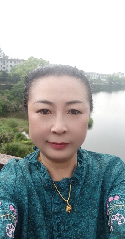 雨中情的第二张照片--衢州中老年相亲网